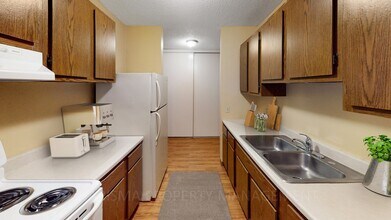 2401 E Irwin St in Pierre, SD - Building Photo - Building Photo