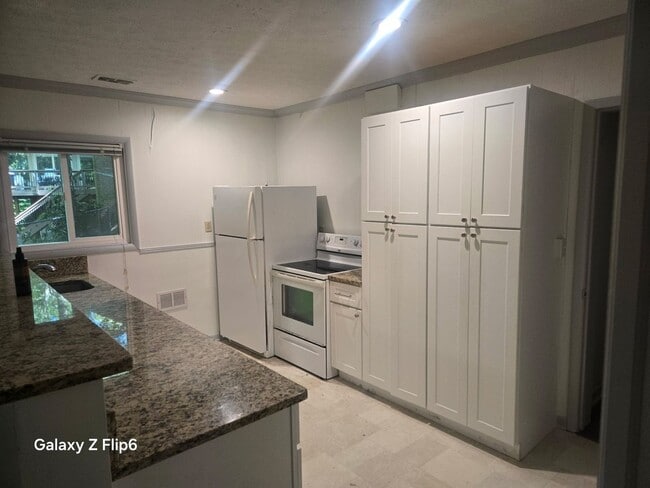 property at 5440 N Peachtree Rd