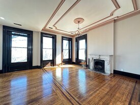 320 S Ashland Ave, Unit J07P in Chicago, IL - Building Photo