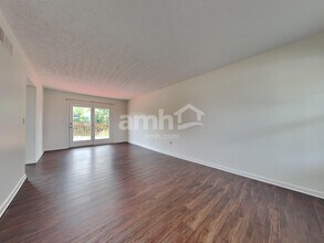 10320 Fredricksburg Rd in Independence, KY - Building Photo - Building Photo
