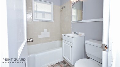 621 S Hunter-Unit -621 in Wichita, KS - Building Photo - Building Photo