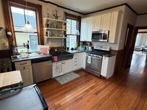 13 Linden Ave, Unit 2 in Somerville, MA - Building Photo - Building Photo