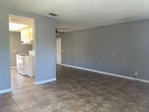13340 Navajo Rd in Apple Valley, CA - Building Photo - Building Photo