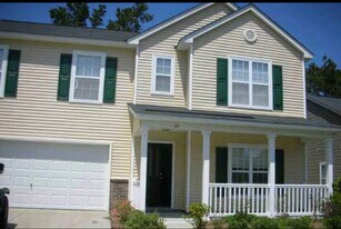 37 Heather Glenn Ln in Bluffton, SC - Building Photo