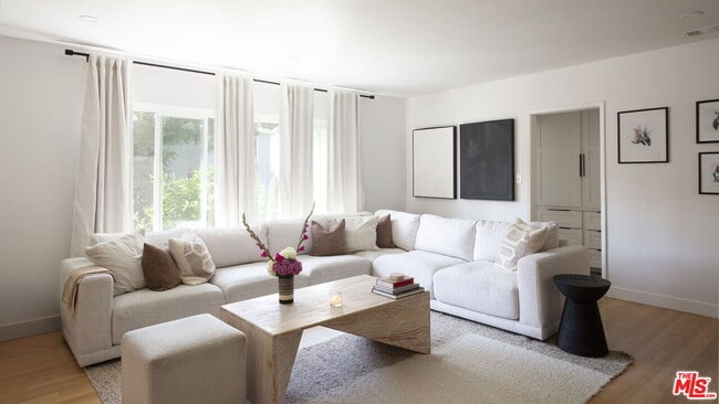 4049 Fairway Blvd in Los Angeles, CA - Building Photo - Building Photo