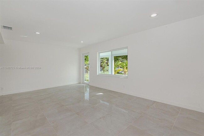 1205 NW 2nd Ave, Unit A in Fort Lauderdale, FL - Building Photo - Building Photo