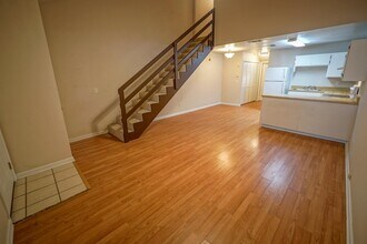 2100 Continental Ave in Tallahassee, FL - Building Photo - Building Photo