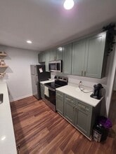 214 Charleston Dr in Enterprise, AL - Building Photo - Building Photo