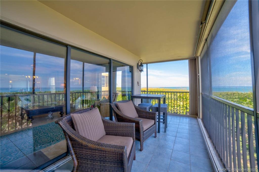 2491 NE Ocean Blvd in Stuart, FL - Building Photo