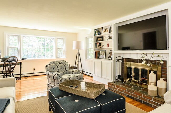 76 Adams St in Lexington, MA - Building Photo - Building Photo