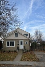 30 W 1st St in Hamilton, ON - Building Photo - Building Photo