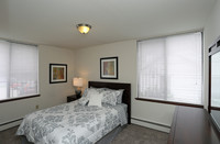 Riverland Apartments in Milwaukee, WI - Foto de edificio - Interior Photo