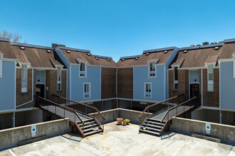 Bijou Villa Condos in Neptune, NJ - Building Photo - Building Photo