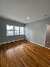12 Meadow St, Unit 1 in Bayonne, NJ - Building Photo - Building Photo