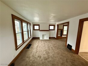 846 Lee Dr in Akron, OH - Building Photo - Building Photo