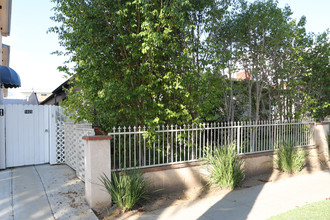 852 11th St in Santa Monica, CA - Building Photo - Building Photo