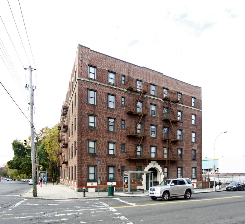 140 W 238th St in Bronx, NY - Building Photo