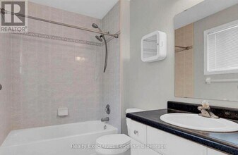 276 Watson Pkwy N in Guelph, ON - Building Photo - Building Photo