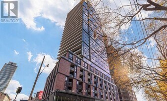 35 Parliament St in Toronto, ON - Building Photo