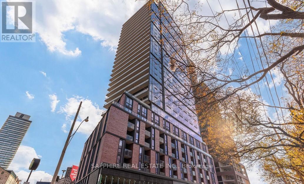 35 Parliament St in Toronto, ON - Building Photo