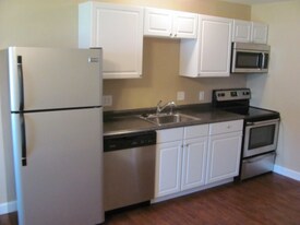 85 N High St in Harrisonburg, VA - Building Photo