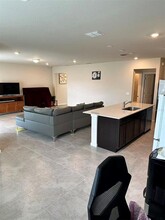 2102 Charming Ave in Davenport, FL - Building Photo - Building Photo