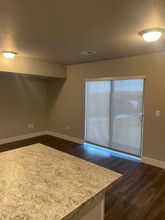 5971 Poison Spider Rd, Unit 2 in Mills, WY - Foto de edificio - Building Photo