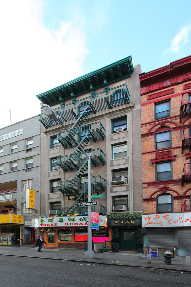 53 Bayard St in New York, NY - Building Photo - Building Photo