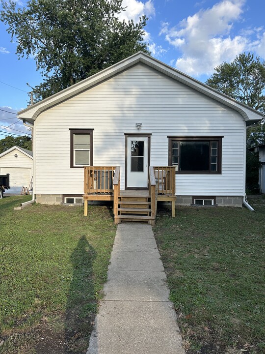 410 S 4th St in Oskaloosa, IA - Building Photo