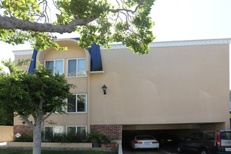 451 S Maple Dr in Beverly Hills, CA - Building Photo - Building Photo