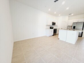 1811 ROOSEVELT PL St in St. Cloud, FL - Building Photo - Building Photo