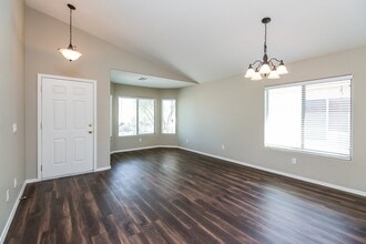 3275 W Sunshine Butte Dr in San Tan Valley, AZ - Foto de edificio - Building Photo