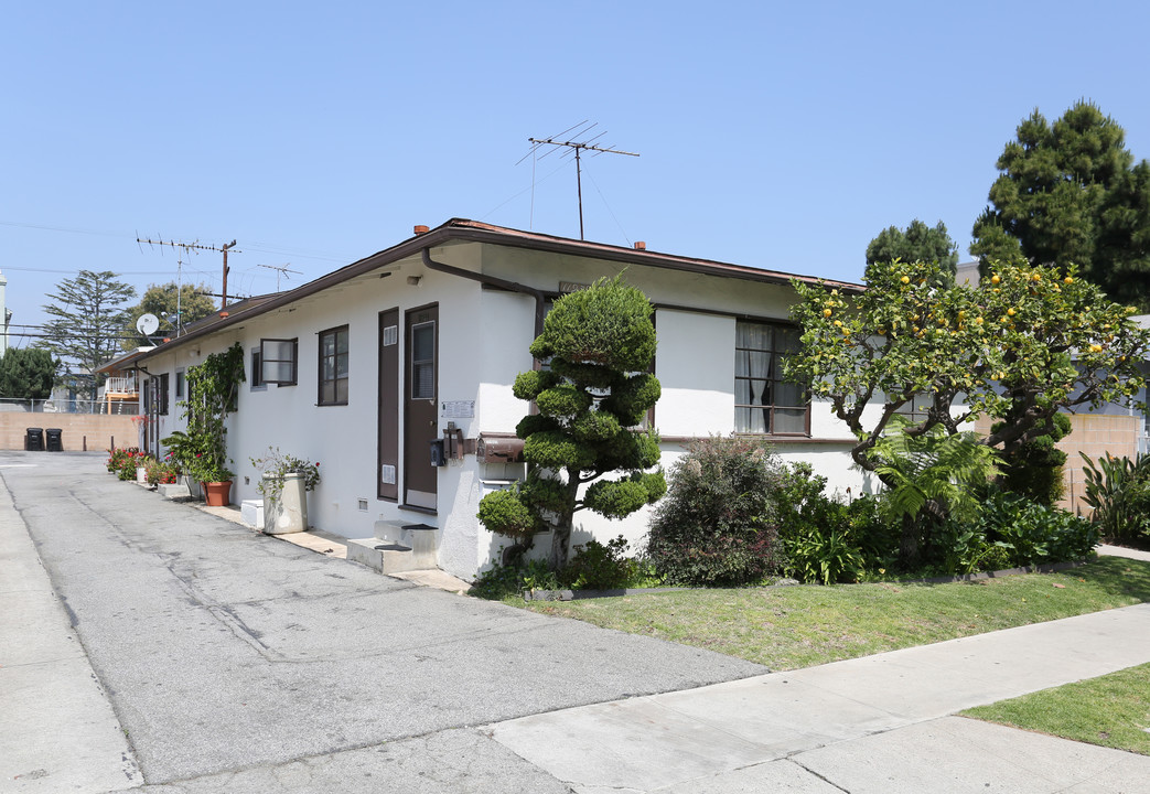 11939-11945 1/2 Culver Blvd in Los Angeles, CA - Building Photo