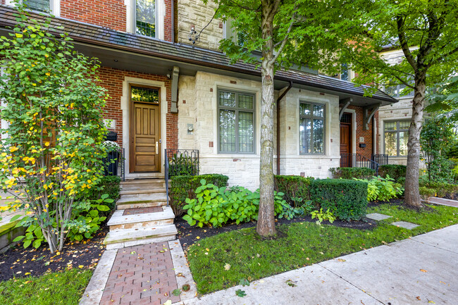 7 Dunvegan Rd in Toronto, ON - Building Photo - Building Photo