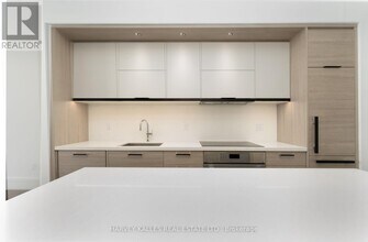 215 Lonsdale Rd in Toronto, ON - Building Photo - Building Photo