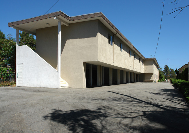 817 E De La Guerra St in Santa Barbara, CA - Building Photo - Building Photo