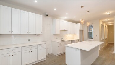 1825 S Carpenter St in Chicago, IL - Building Photo - Interior Photo