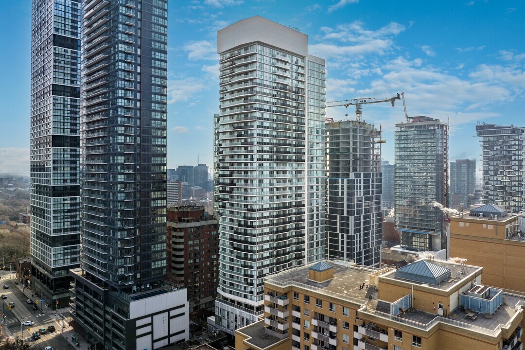 Max Condos in Toronto, ON - Building Photo