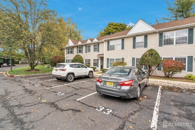 31 Hanover Square in Middlesex, NJ - Building Photo - Building Photo