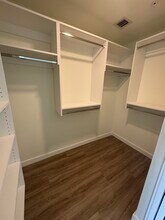 244 NW 31st St, Unit B1 in Miami, FL - Building Photo - Building Photo
