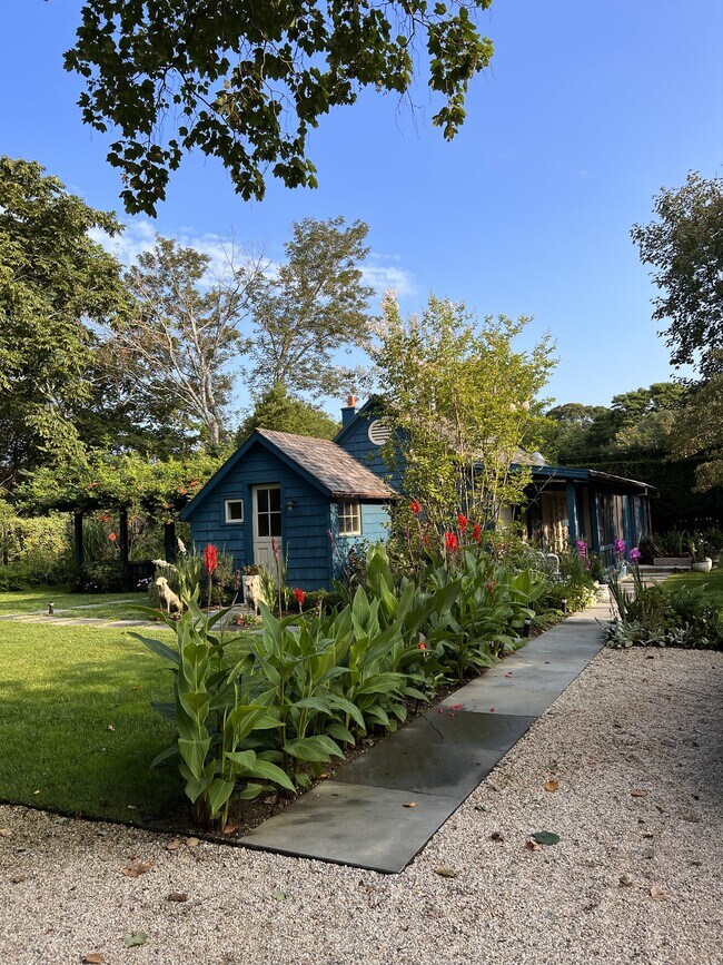 property at 11 Miller Ln