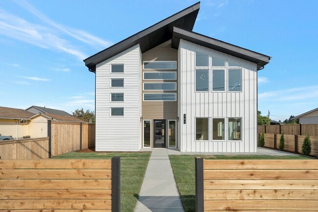 property at 321 3rd Ave SE
