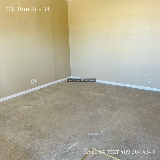 208 S 10th St in Orange, TX - Building Photo - Building Photo