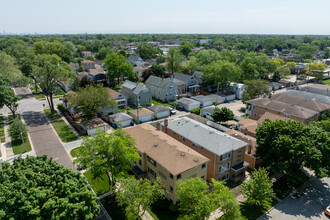 1100 Hannah Ave in Forest Park, IL - Foto de edificio - Building Photo