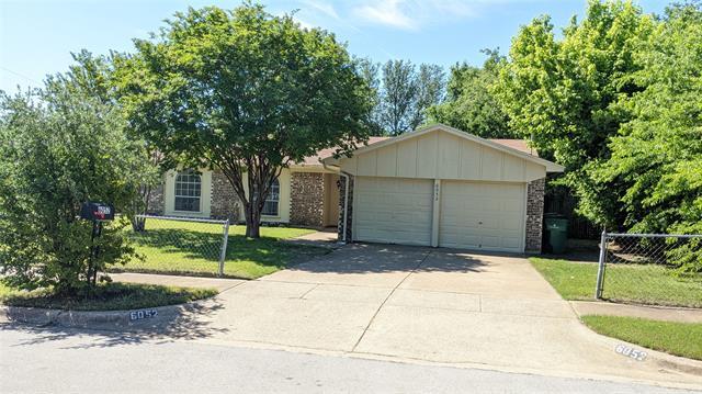 6052 Highcrest Dr in Watauga, TX - Building Photo - Building Photo