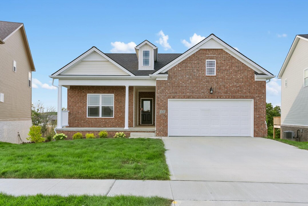 828 Copley Pointe Dr in Richmond, KY - Foto de edificio