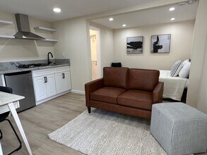 124 29th St in Newport Beach, CA - Building Photo - Building Photo