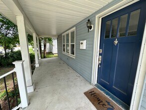2132 Kalamazoo Ave SE in Grand Rapids, MI - Building Photo - Building Photo