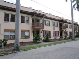 El Patio Apartments Badenton