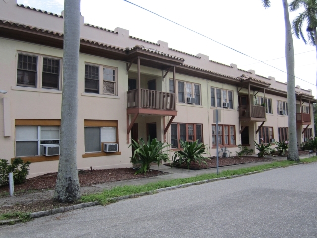 El Patio Apartments Badenton in Bradenton, FL - Foto de edificio